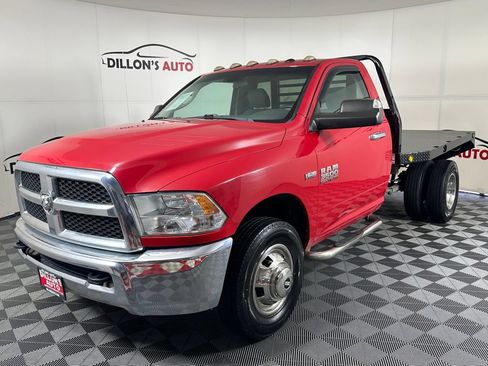 Used 2018 RAM 3500 Tradesman w/ Chrome Appearance Group RWD image 2