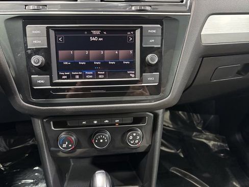 Used 2020 Volkswagen Tiguan S image 16