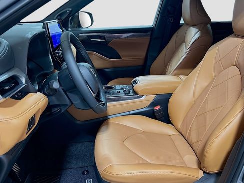 New 2026 Toyota Highlander Platinum AWD/4WD image 41