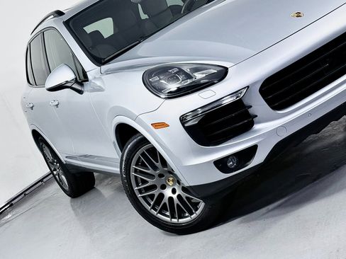 Used 2018 Porsche Cayenne Platinum Edition w/ Premium Package Plus image 4