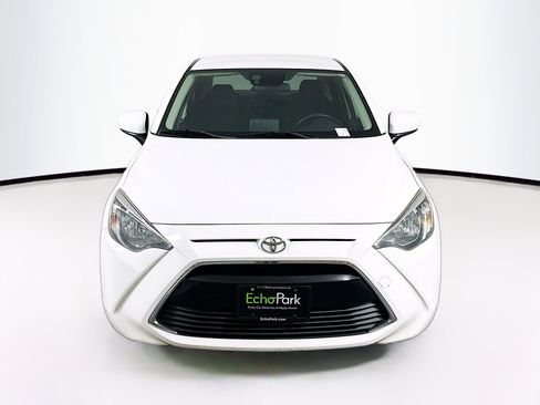 Used 2017 Toyota Yaris iA image 2