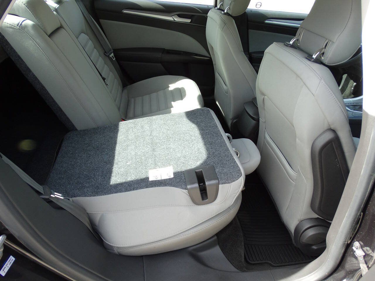 Used 2015 Ford Fusion S FWD image 29