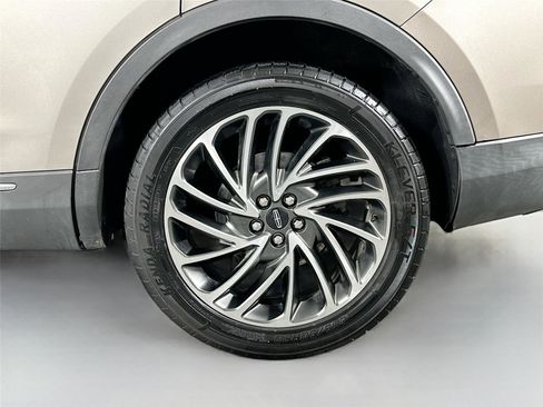 Used 2019 Lincoln Nautilus Reserve w/ Driver Assistance Package image 31