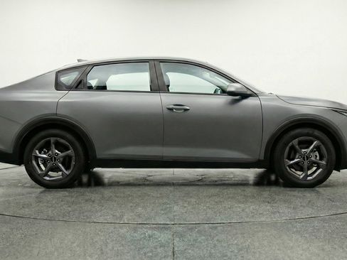 Used 2025 Kia K4 LXS image 11