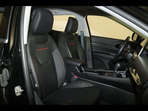 Used 2022 Jeep Compass Trailhawk w/ Trailhawk Convenience Group image 28