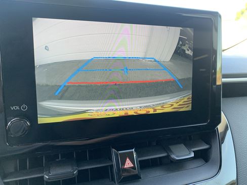Used 2023 Toyota Corolla LE FWD image 18