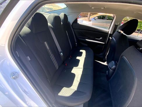 Used 2024 Hyundai Elantra SEL FWD image 20