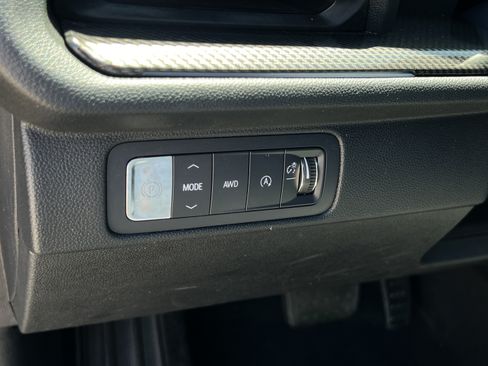 Used 2025 Chevrolet Traverse High Country w/ LPO, Floor Liner Package AWD/4WD image 23
