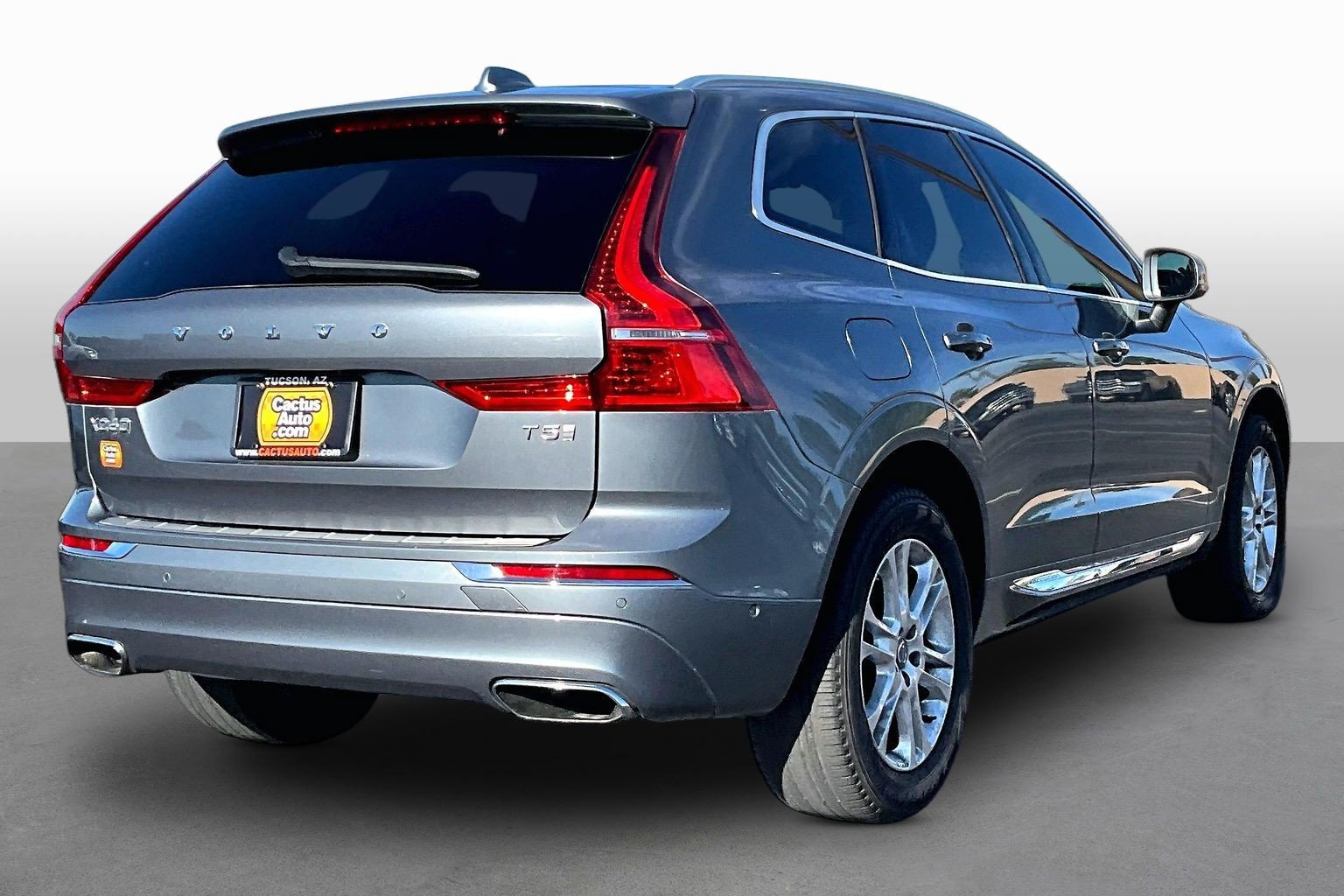Used 2019 Volvo XC60 T5 Inscription w/ Protection Package Premier FWD image 2