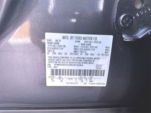 Used 2021 Ford Explorer XLT image 32