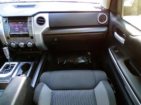 Used 2014 Toyota Tundra SR5 w/ SR5 Upgrade Package AWD/4WD image 33