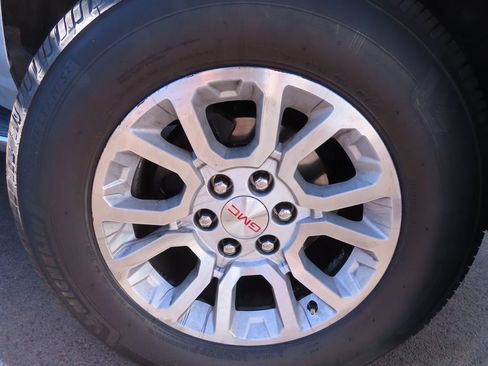 Used 2019 GMC Yukon SLT w/ Open Road Package RWD image 18