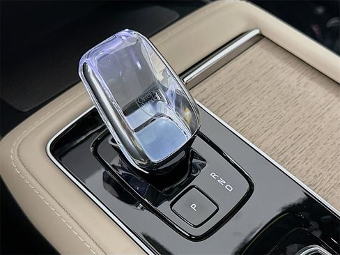 New 2026 Volvo XC90 T8 Plus w/ Protection Package Premier image 17