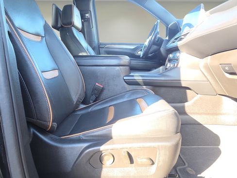 Used 2021 GMC Yukon XL AT4 w/ AT4 Premium Package AWD/4WD image 15