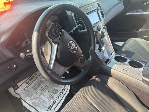 Used 2015 Toyota Venza LE AWD/4WD image 30