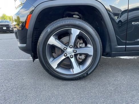 Used 2023 Jeep Grand Cherokee L Limited AWD/4WD image 33