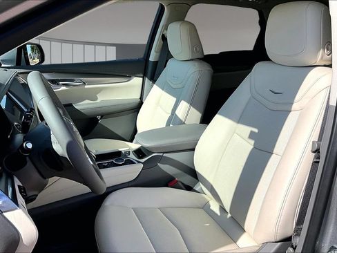 New 2026 Cadillac XT5 Premium Luxury w/ Driver Assist Package AWD/4WD image 9