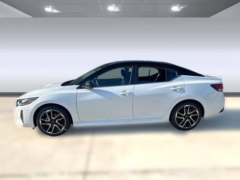 New 2025 Nissan Sentra SR image 2