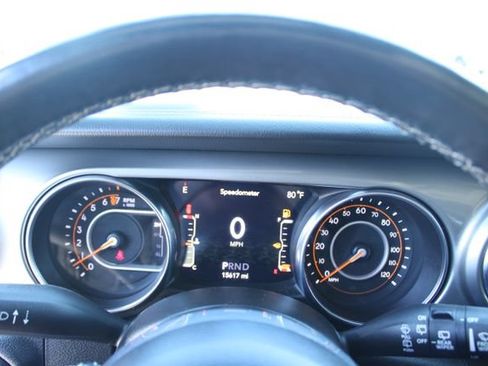 Used 2022 Jeep Wrangler Unlimited Sahara w/ Cold Weather Group AWD/4WD image 21