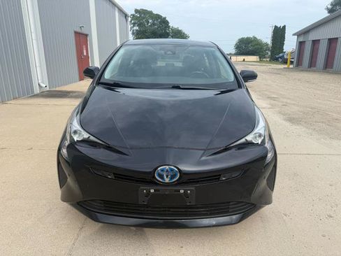 Used 2018 Toyota Prius Three FWD image 4