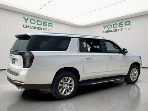 Used 2025 Chevrolet Suburban Premier AWD/4WD image 6