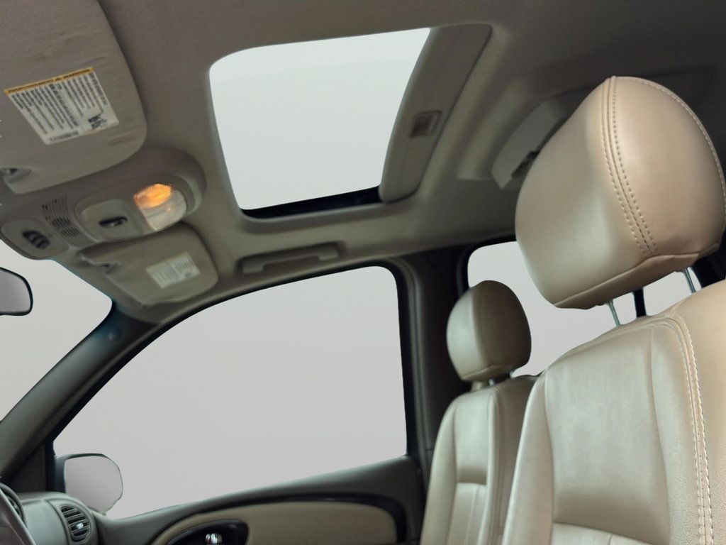 Used 2007 Buick Rainier CXL RWD image 12