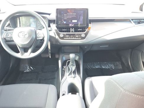 Used 2025 Toyota Corolla LE FWD image 11