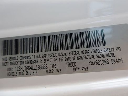 Used 2020 Jeep Gladiator Sport image 19