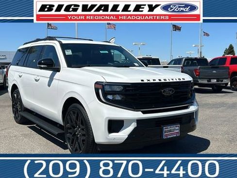 New 2026 Ford Expedition Platinum w/ Stealth Performance Package AWD/4WD image 1