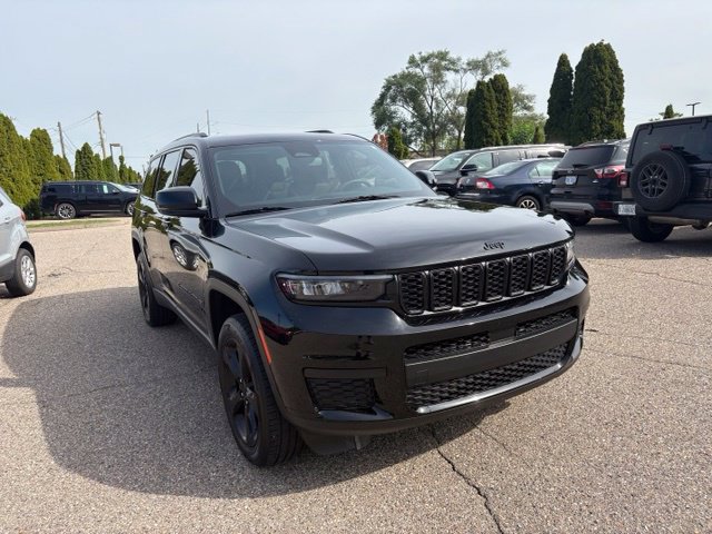 Used 2023 Jeep Grand Cherokee L Laredo AWD/4WD image 8