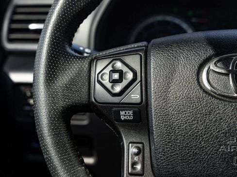 Used 2018 Toyota 4Runner TRD Off-Road Premium AWD/4WD image 26