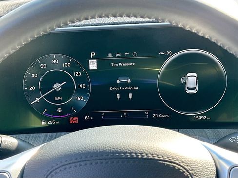 Certified 2024 Kia Telluride SX w/ Towing Package image 12