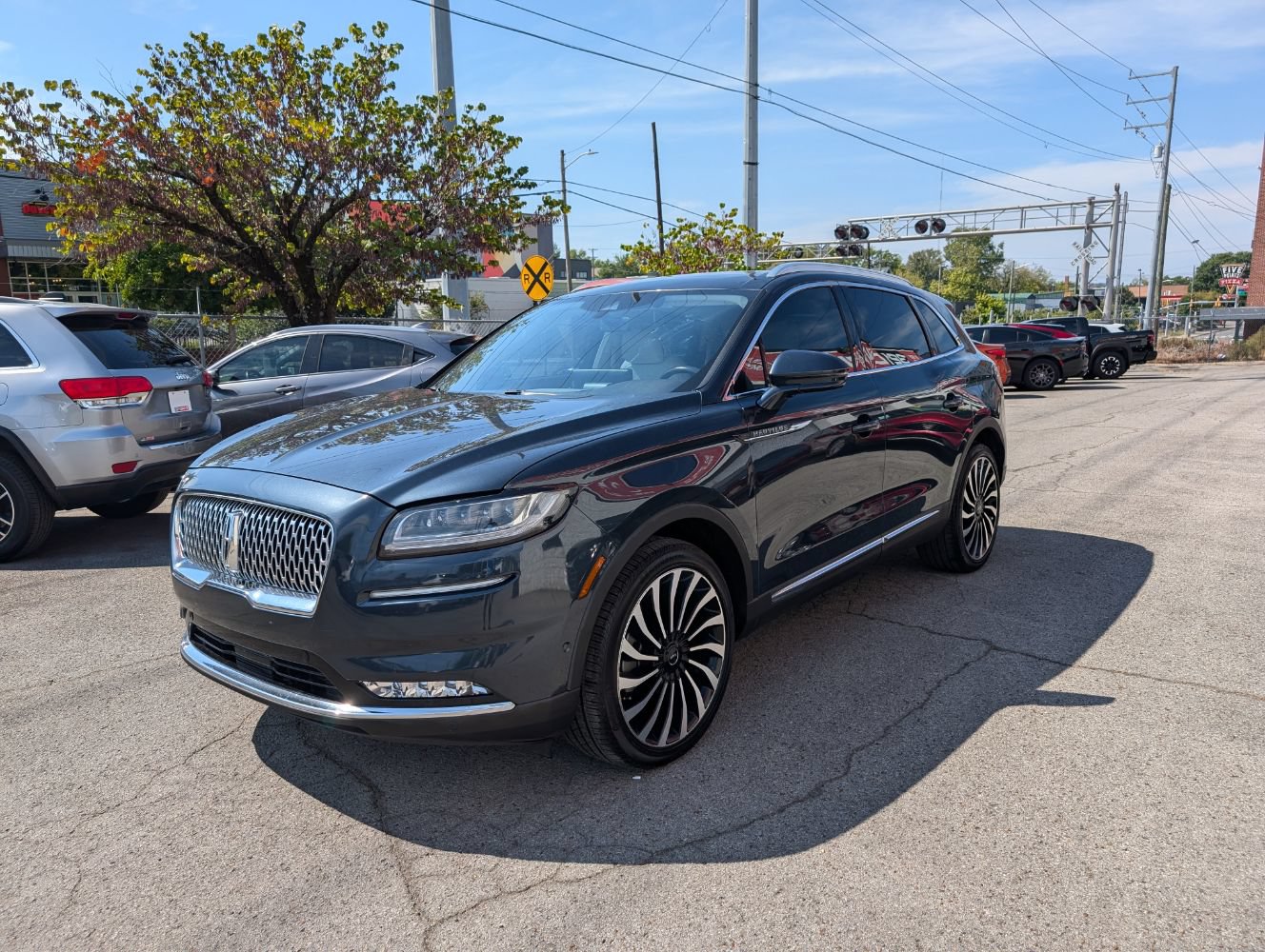 Used 2021 Lincoln Nautilus Black Label w/ Class II Trailer Tow Package AWD/4WD image 3