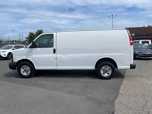 Used 2012 GMC Savana 2500 image 2