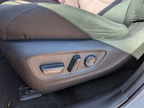 Used 2021 Toyota RAV4 XLE image 10