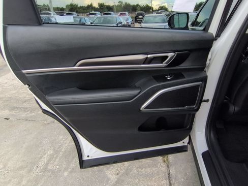 Used 2025 Kia Telluride S FWD image 26