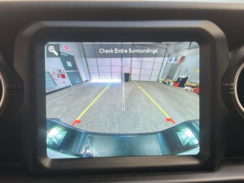 Used 2021 Jeep Gladiator Overland w/ Uconnect 4C Nav & Sound Group image 24