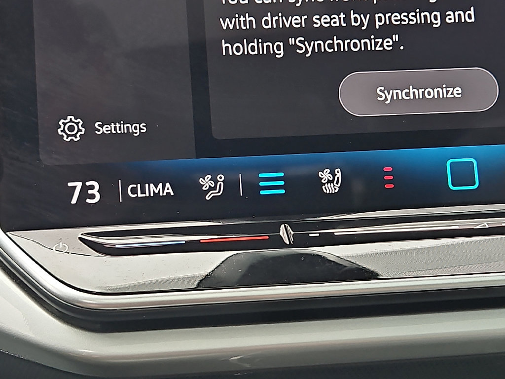 Certified 2025 Volkswagen ID.4 Pro S Plus AWD/4WD image 17