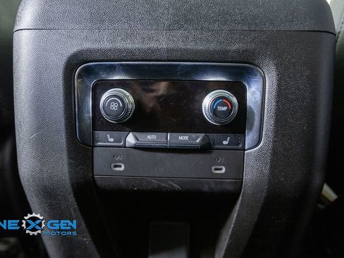 Used 2024 GMC Yukon XL AT4 w/ AT4 Premium Plus Package AWD/4WD image 30