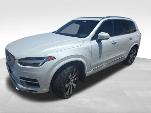 Used 2023 Volvo XC90 T8 Ultimate AWD/4WD image 2