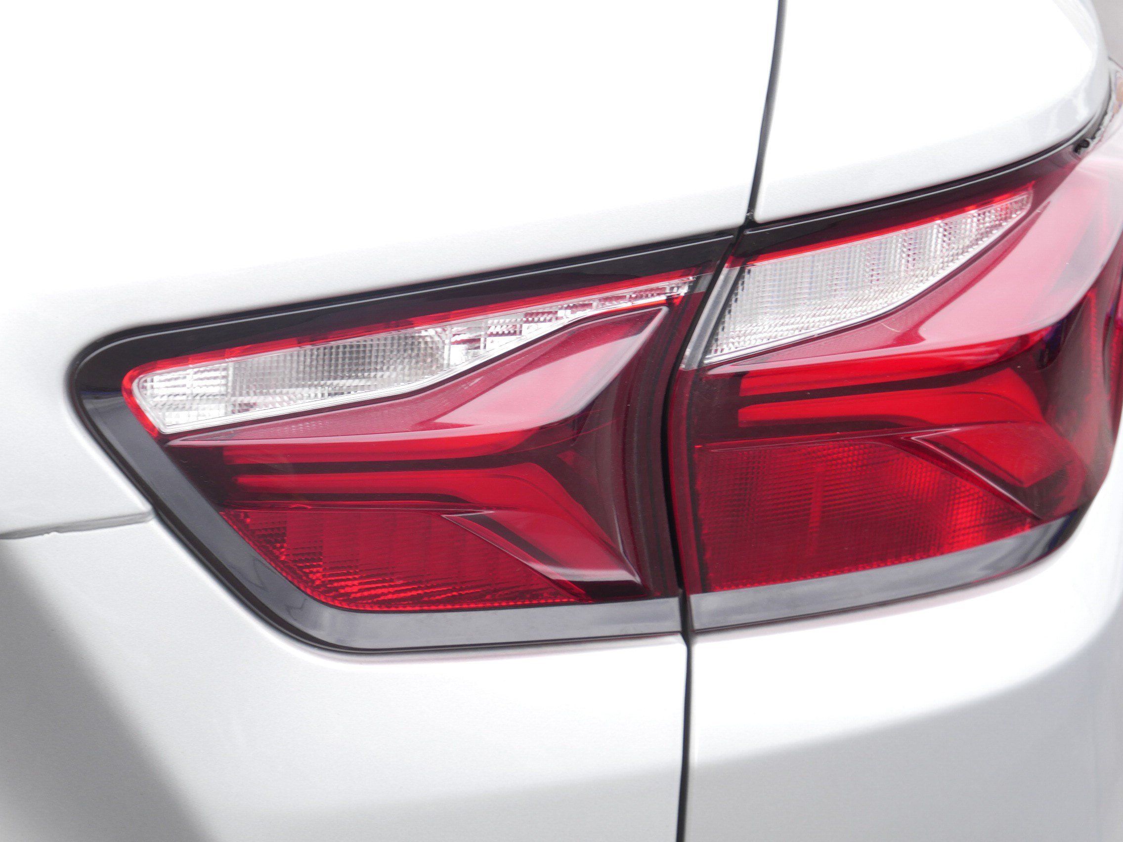 Used 2019 Chevrolet Blazer LT AWD/4WD image 17