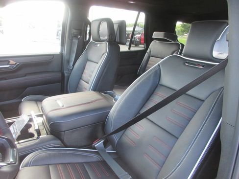 New 2026 GMC Yukon AT4 Ultimate AWD/4WD image 11