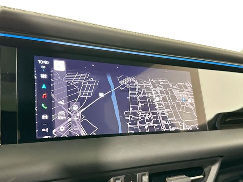 Certified 2025 Porsche Macan Turbo Electric AWD/4WD image 22