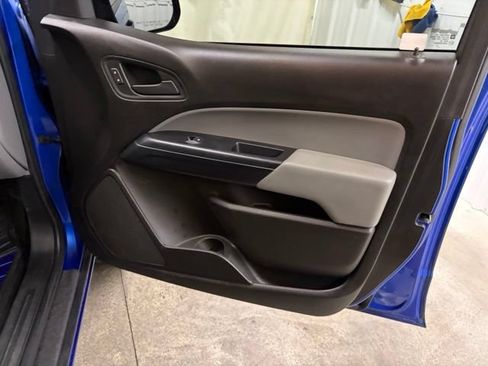 Used 2018 GMC Canyon 4x4 Extended Cab w/ Convenience Package image 16