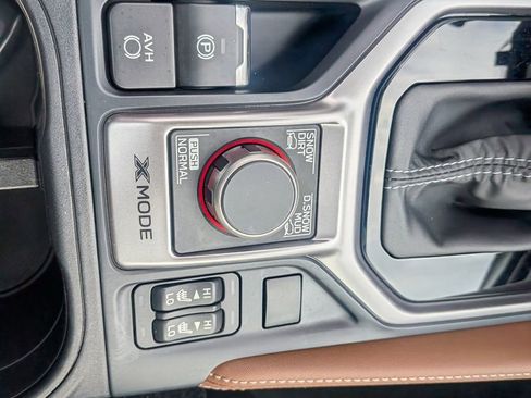 Used 2023 Subaru Forester Touring image 17