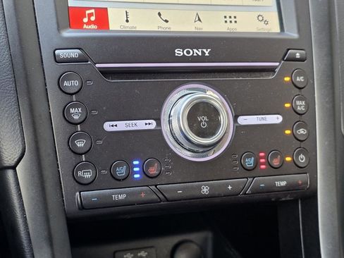 Used 2019 Ford Fusion Titanium FWD image 22