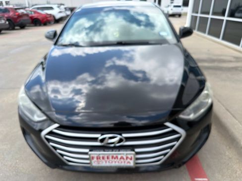 Used 2018 Hyundai Elantra SEL FWD image 3