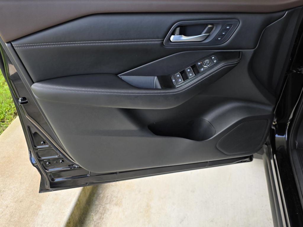 Used 2023 Nissan Rogue SL w/ SL Premium Package FWD image 39