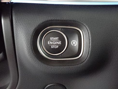 Used 2026 Mercedes-Benz GLS 450 4MATIC image 17