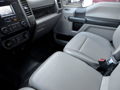 Used 2022 Ford F250 XL w/ Power Equipment Group image 27